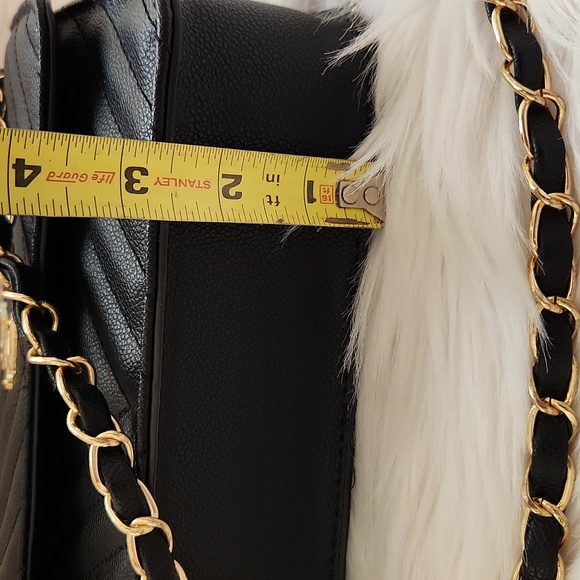 Black Quilted Leather Shoulder Bag - Picture 4 of 6